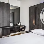 Leonardo Boutique Center