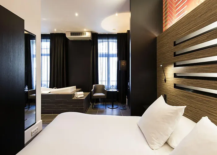 Leonardo Boutique Center ホテル 4*