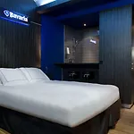 Leonardo Boutique Center