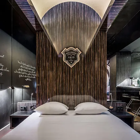 Leonardo Boutique Center فندق