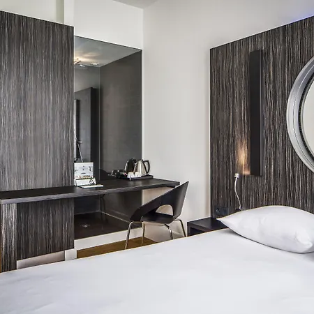 Leonardo Boutique Center