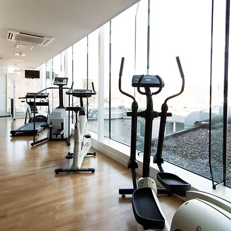 Leonardo Boutique Center فندق