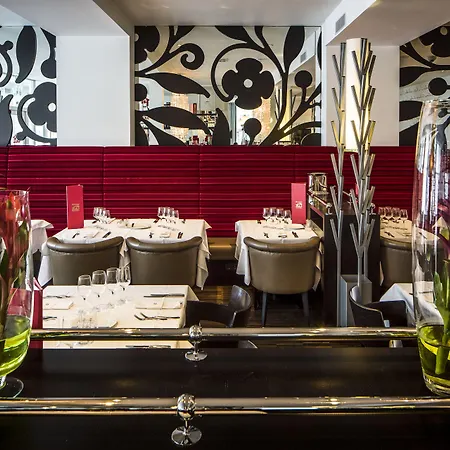 Leonardo Boutique Center Hotel 4*