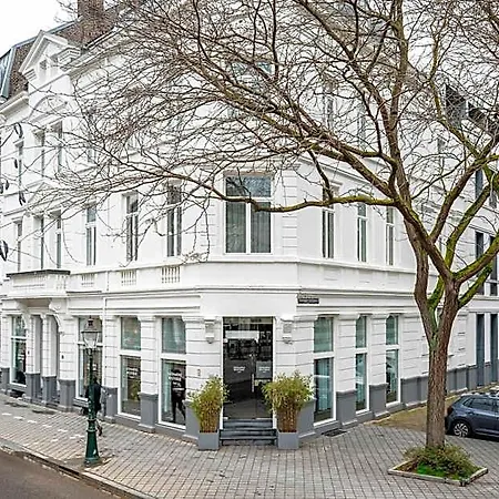 Hotel Leonardo Boutique Center