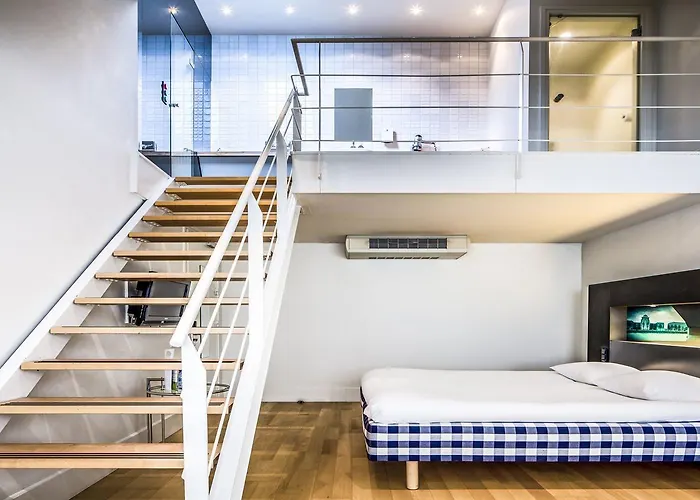 Leonardo Boutique Center Hotel