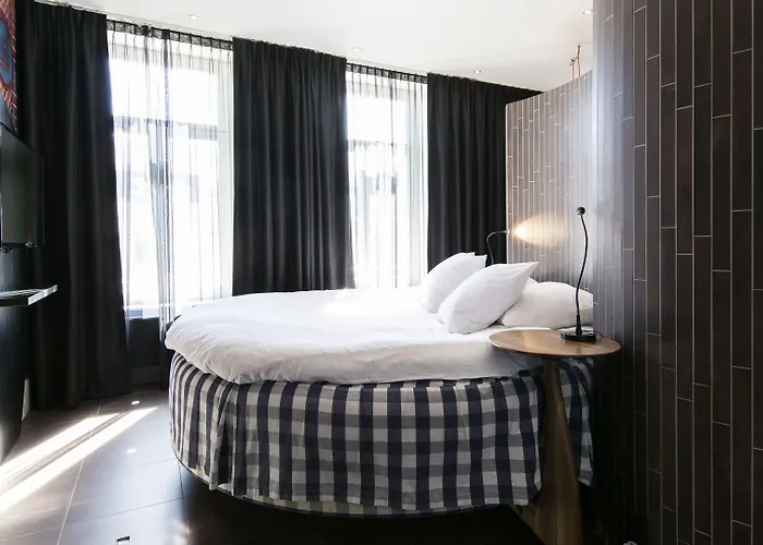 Hotel Leonardo Boutique Center