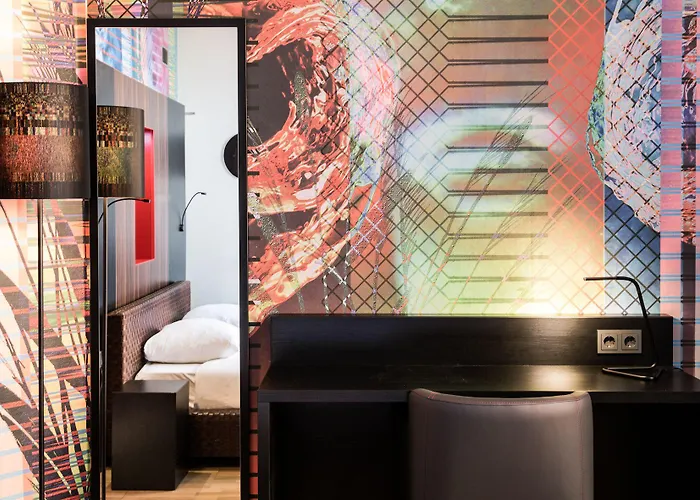 Leonardo Boutique Center Отель