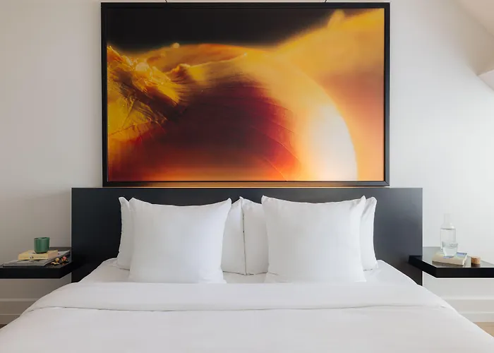 Hotel Leonardo Boutique Center 4*