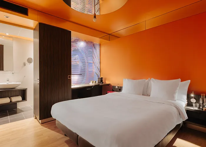 Leonardo Boutique Center Hotel