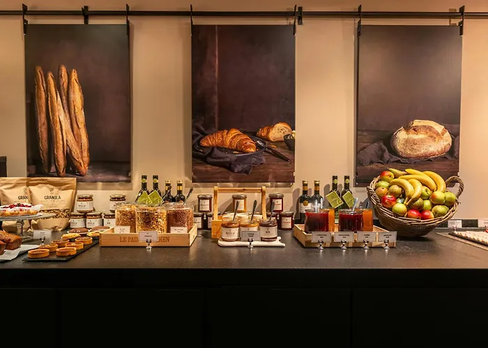 Hotel Leonardo Boutique Center 4*