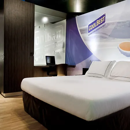 Ξενοδοχείο Leonardo Boutique Center 4*